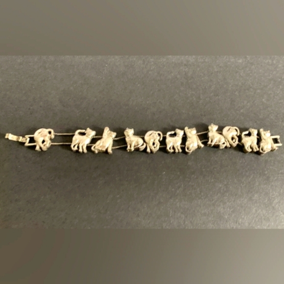 Silver Toned Cat Kitten Bracelet Figúralo Different Poses - Picture 1 of 6